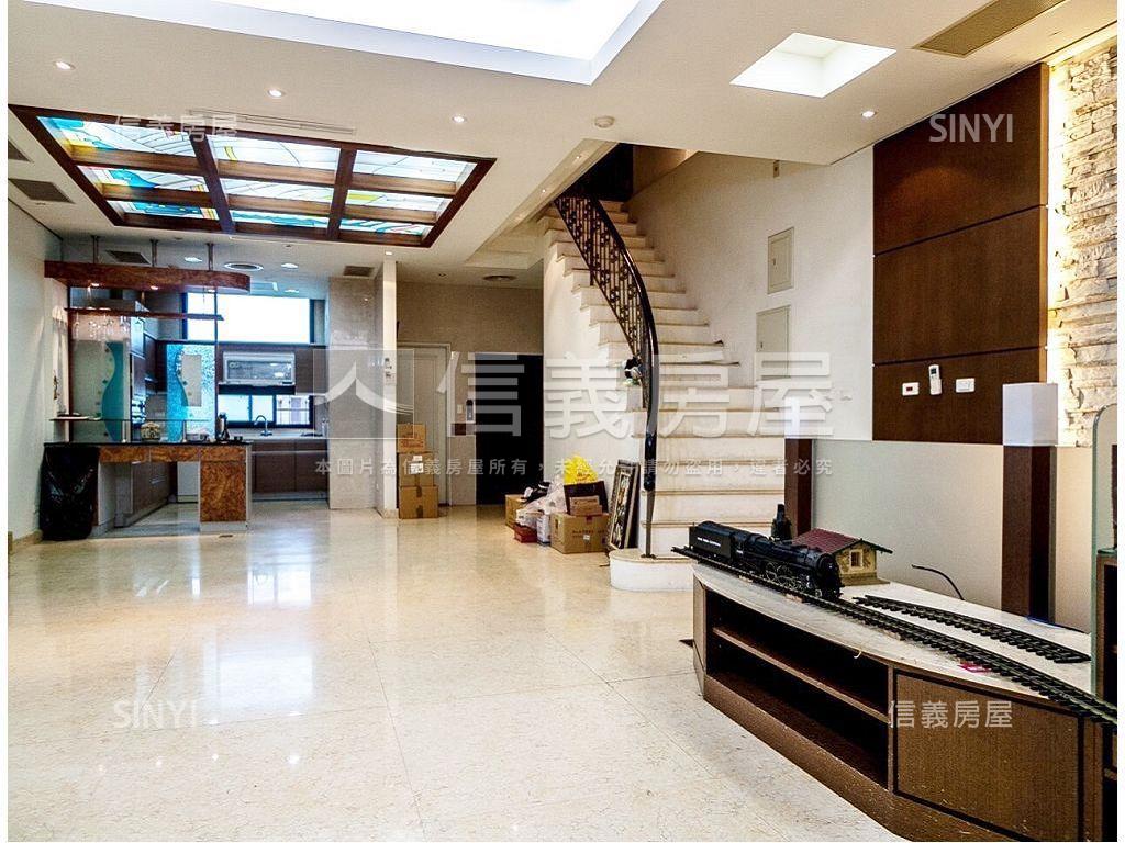 喜來登傳家堡豪墅房屋室內格局與周邊環境
