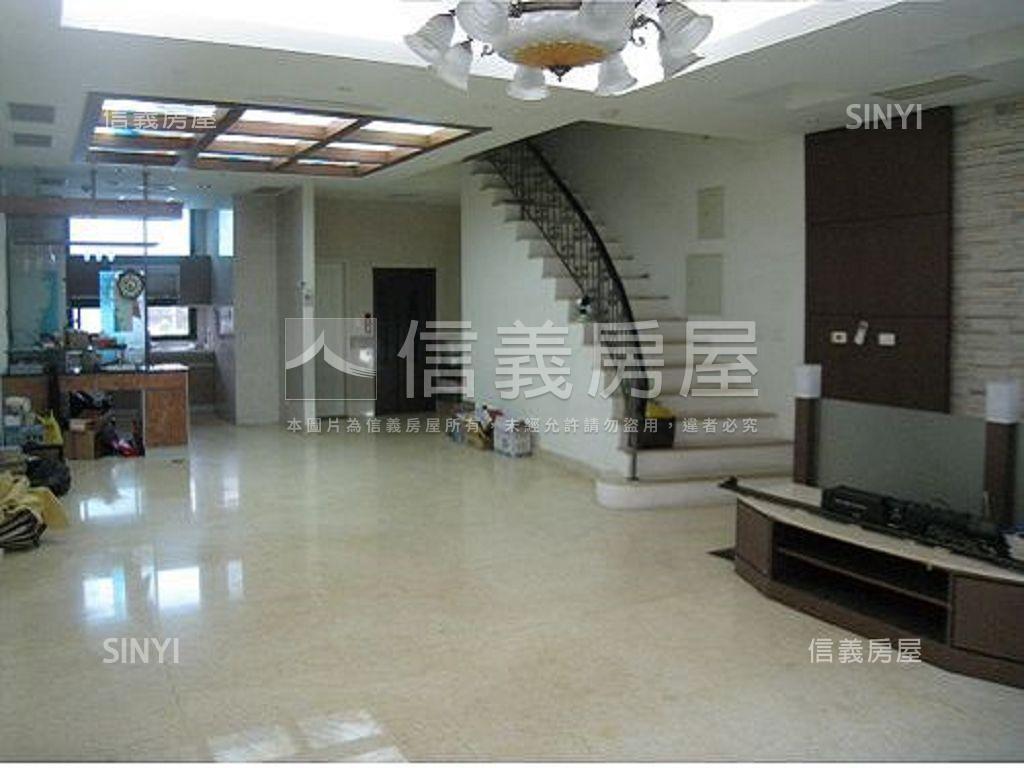 喜來登傳家堡豪墅房屋室內格局與周邊環境