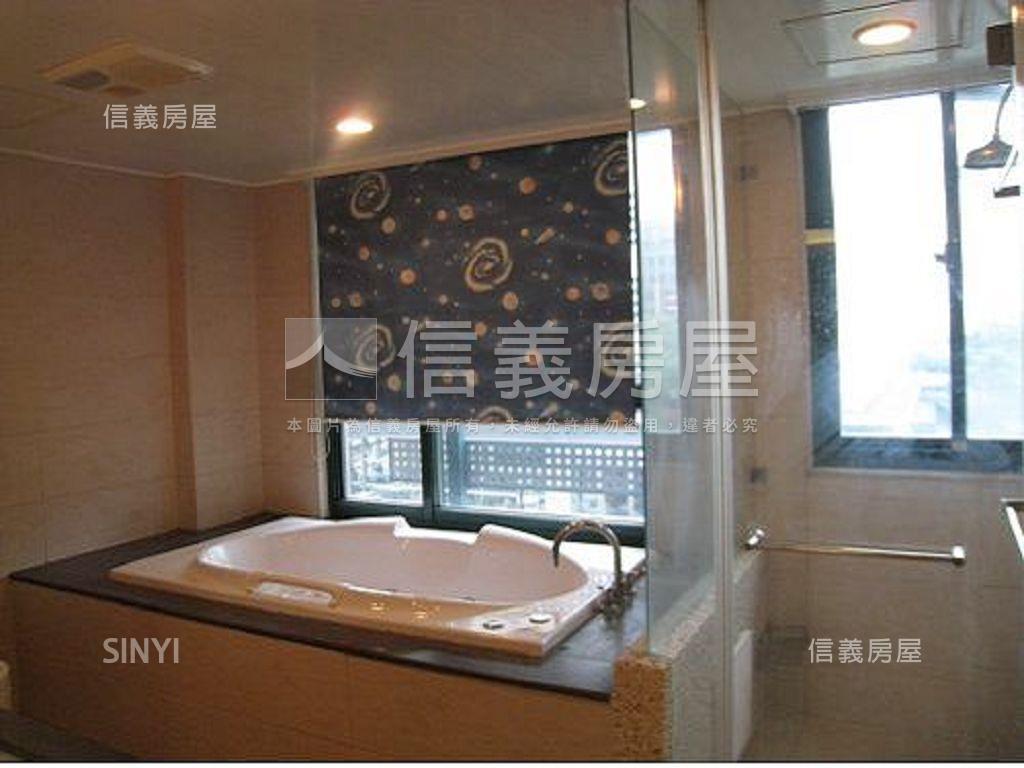 喜來登傳家堡豪墅房屋室內格局與周邊環境