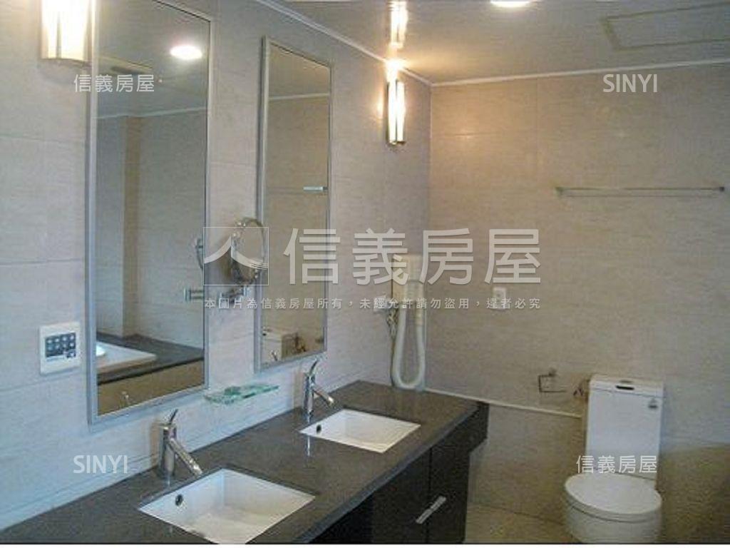 喜來登傳家堡豪墅房屋室內格局與周邊環境