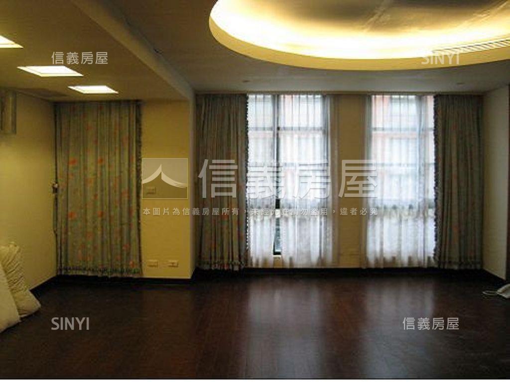 喜來登傳家堡豪墅房屋室內格局與周邊環境