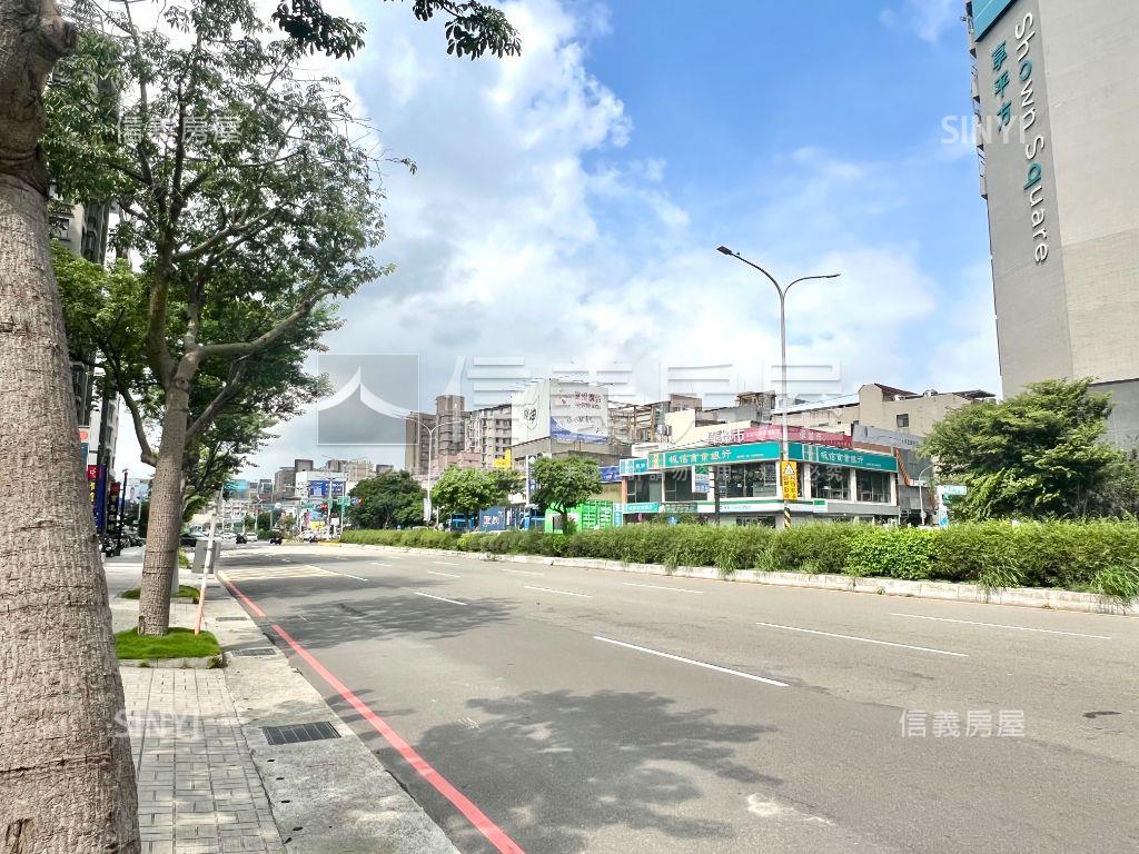喜來登傳家堡豪墅房屋室內格局與周邊環境