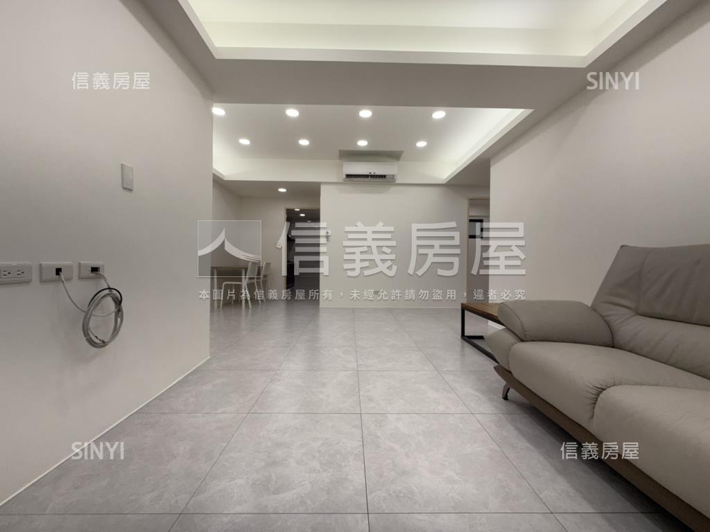 三面採光雙衛開窗美妝三樓房屋室內格局與周邊環境