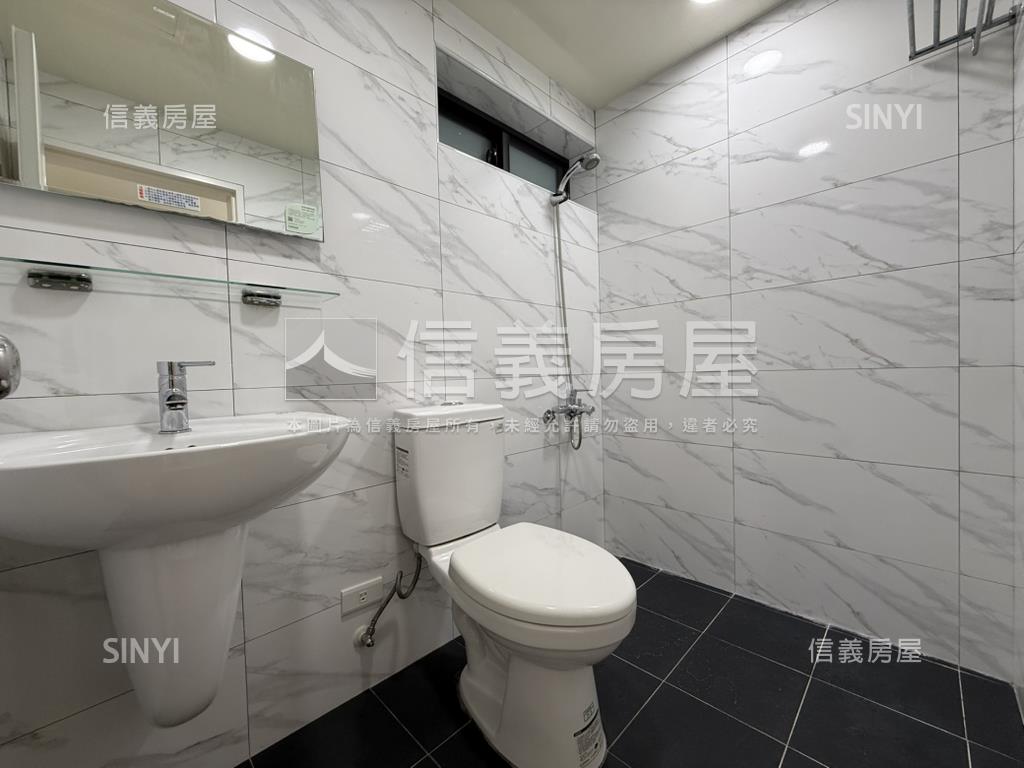 三面採光雙衛開窗美妝三樓房屋室內格局與周邊環境