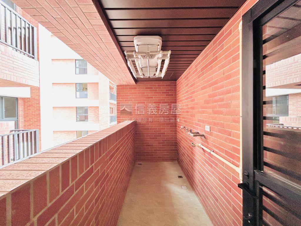 山鼻皇普三房車位房屋室內格局與周邊環境