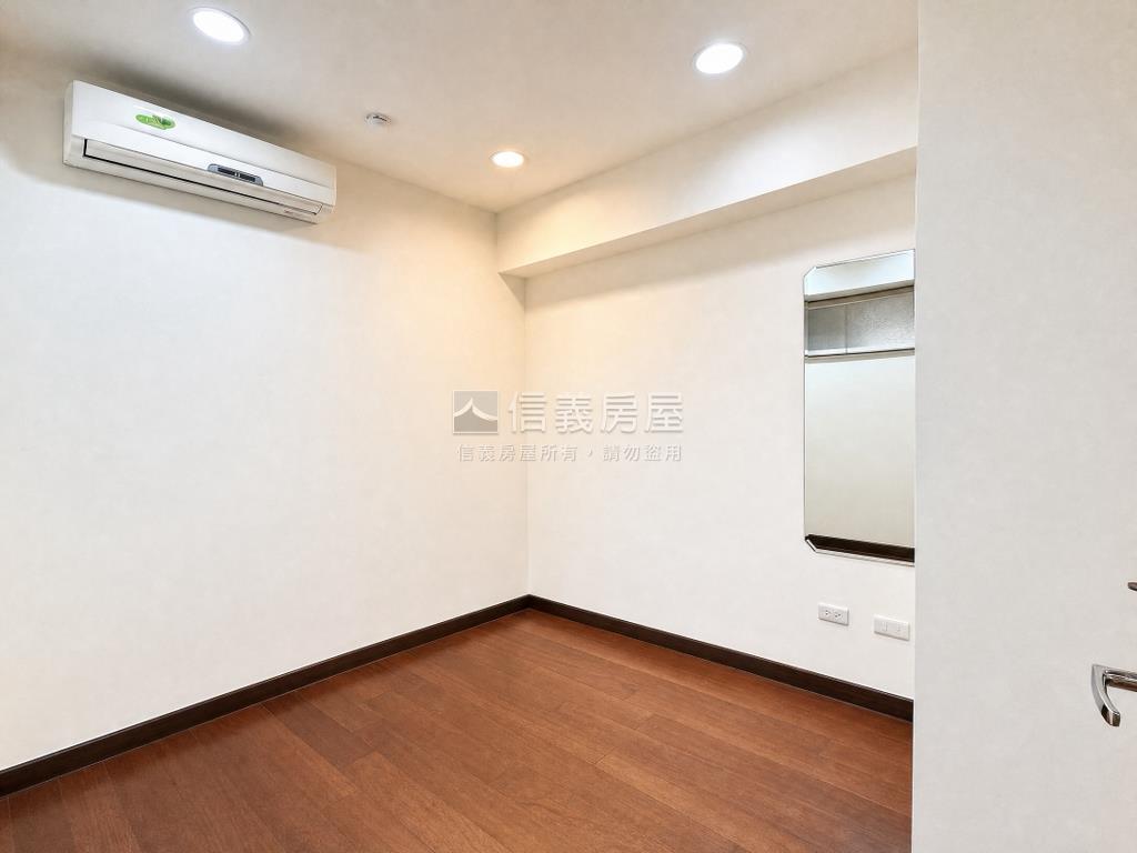 新接忠駝３３坪３房２衛房屋室內格局與周邊環境