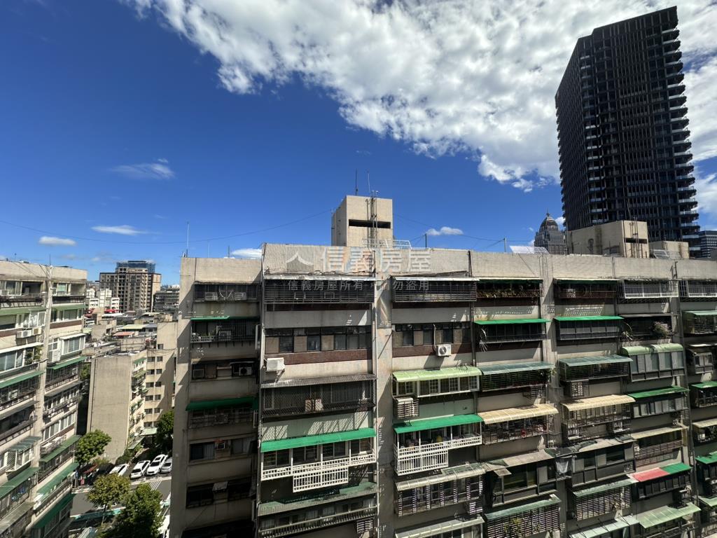 新接忠駝３３坪３房２衛房屋室內格局與周邊環境