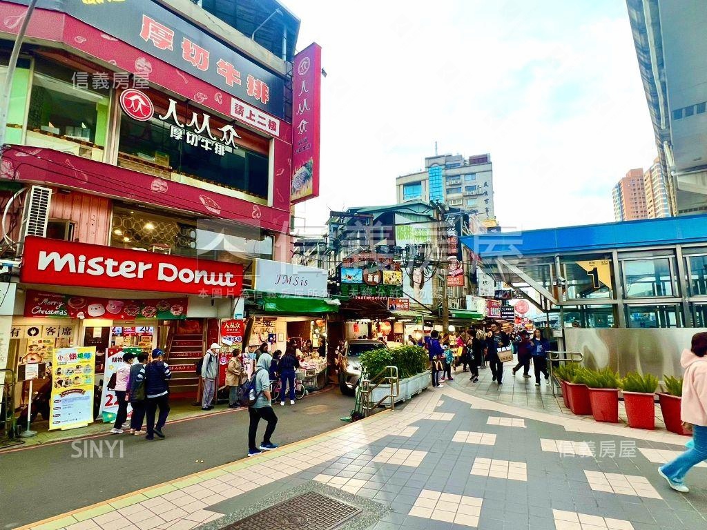 新埔雙捷運大面寬金店面房屋室內格局與周邊環境