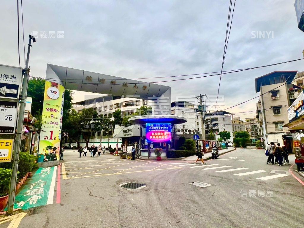 新埔雙捷運大面寬金店面房屋室內格局與周邊環境