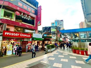 一馬當先．新埔捷運寬店面