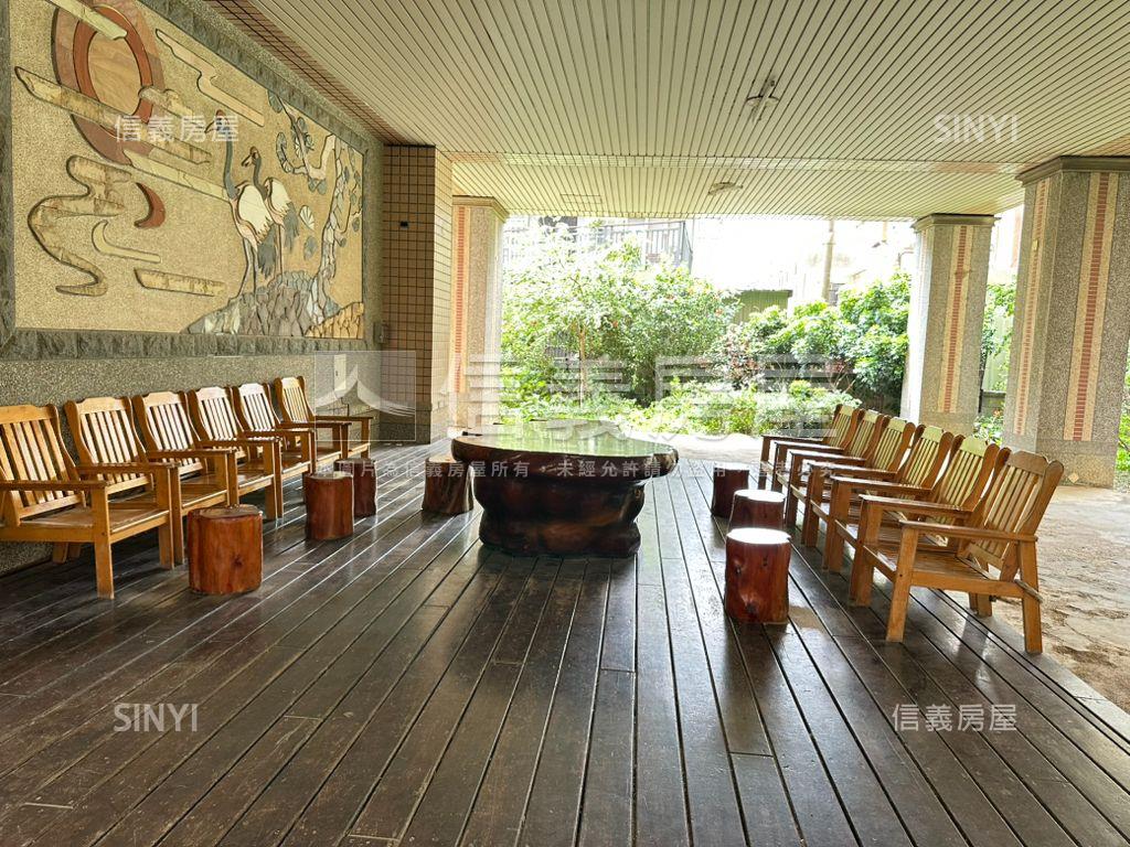 近園區稀有大空間雙車位房屋室內格局與周邊環境