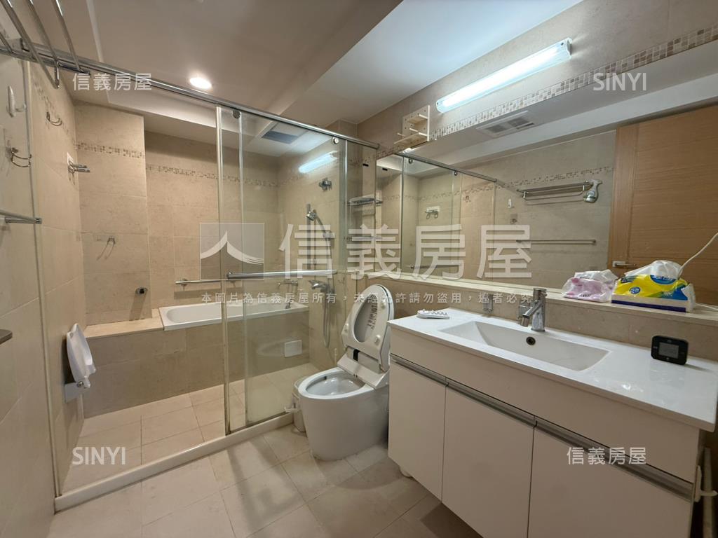 天母東路美裝潢電梯３房房屋室內格局與周邊環境