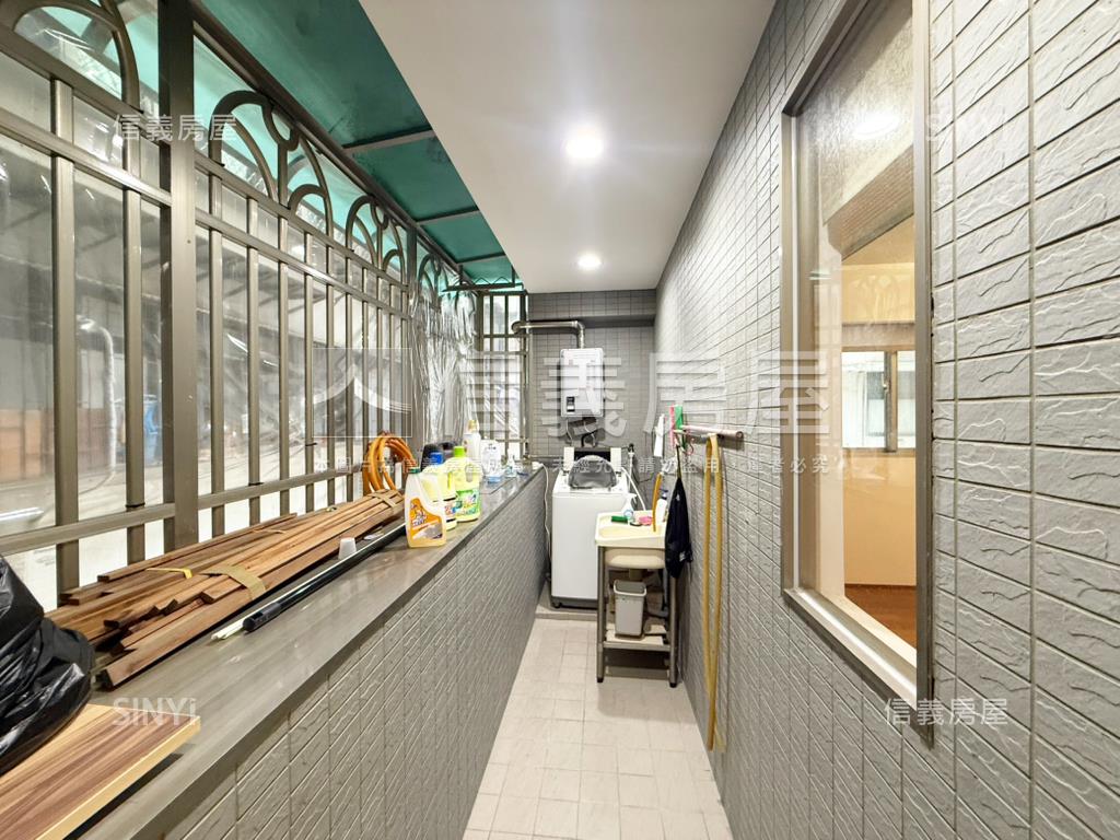 天母東路美裝潢電梯３房房屋室內格局與周邊環境