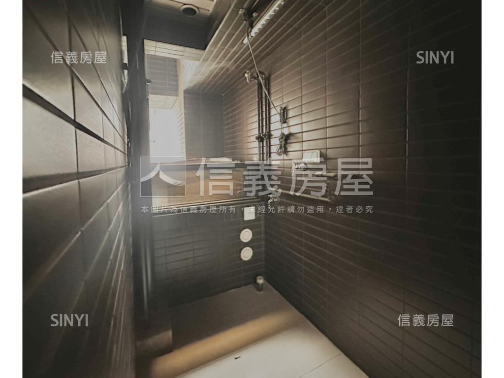 江翠站江南ｓｔａｒ加車位房屋室內格局與周邊環境