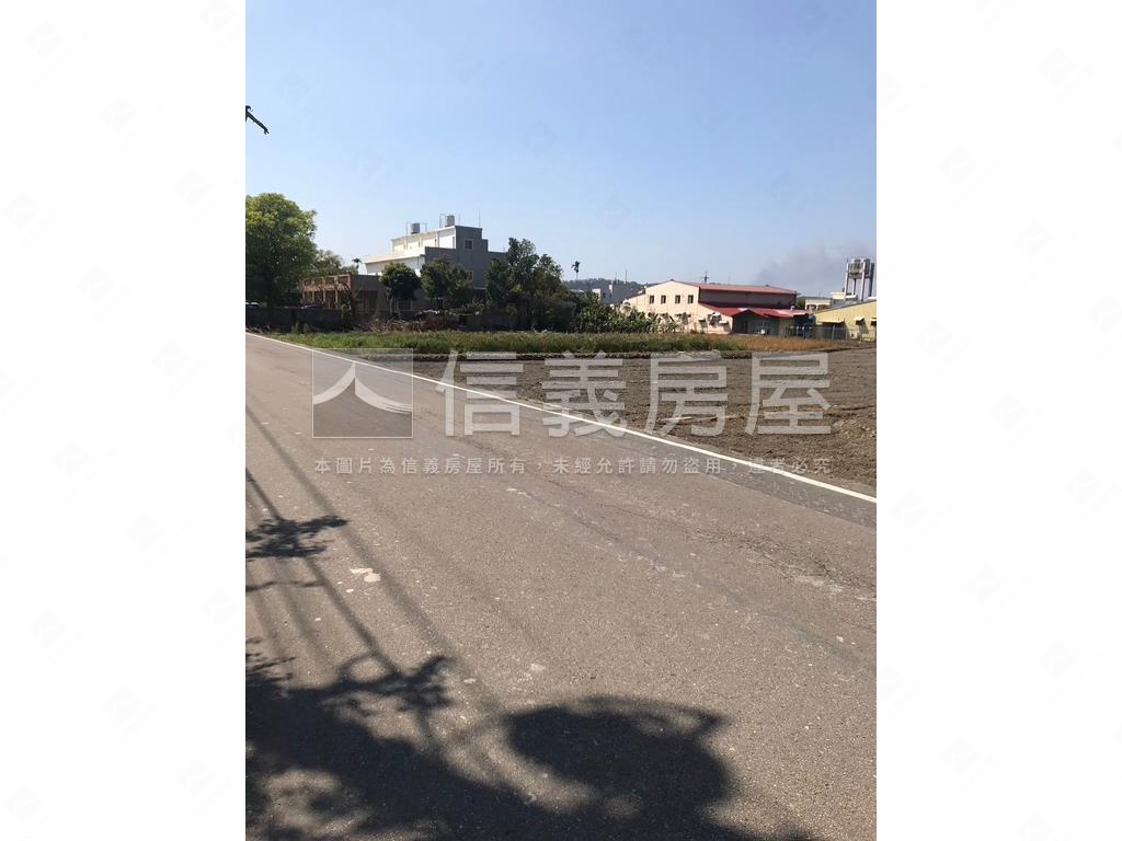 苗栗銅鑼朝南方正臨路土地房屋室內格局與周邊環境