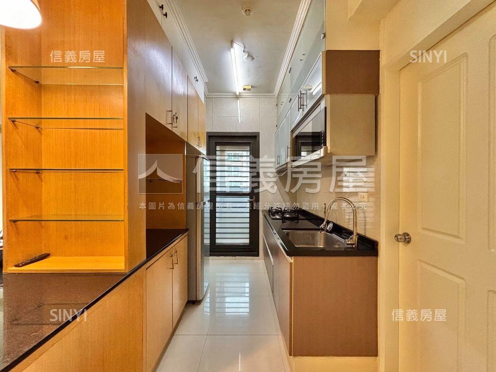 誠售！美術輕軌旁兩房平車房屋室內格局與周邊環境