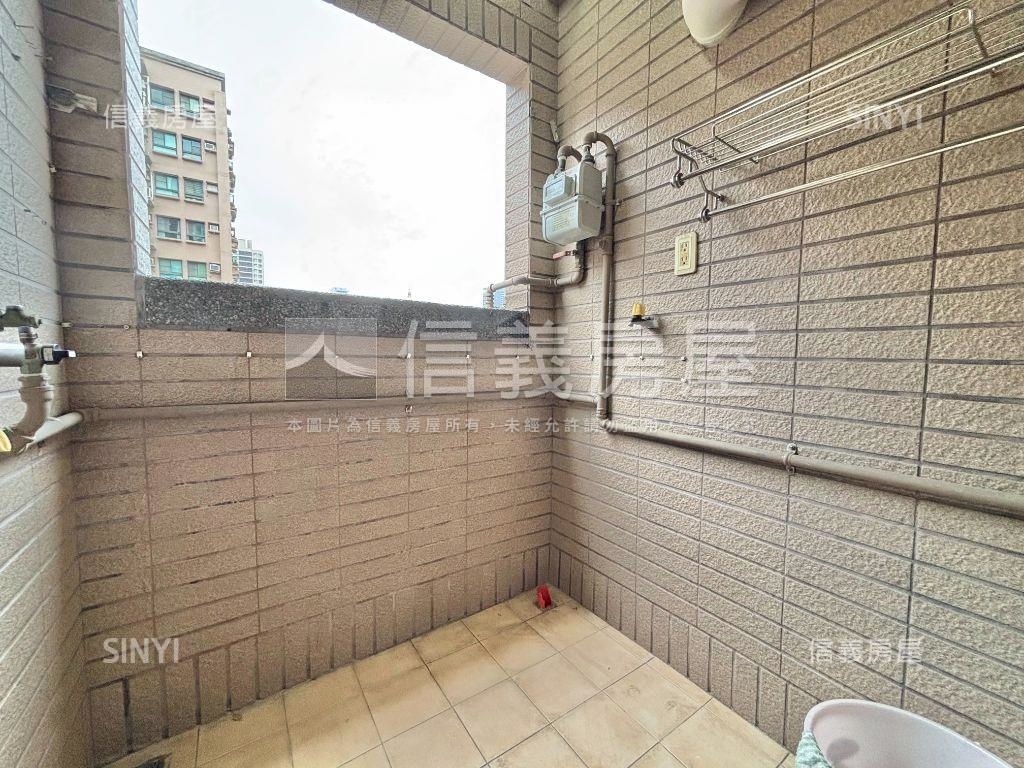 誠售！美術輕軌旁兩房平車房屋室內格局與周邊環境