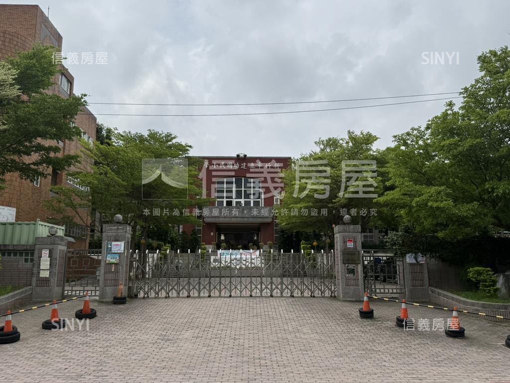 雙層大空間自住出租兩相宜房屋室內格局與周邊環境