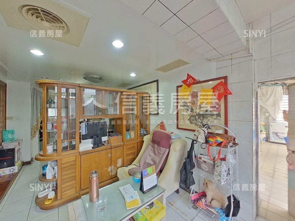 西雲皇家低公設大四房房屋室內格局與周邊環境