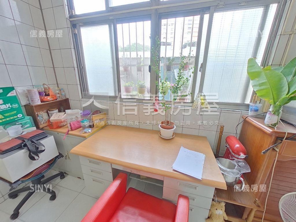 西雲皇家低公設大四房房屋室內格局與周邊環境