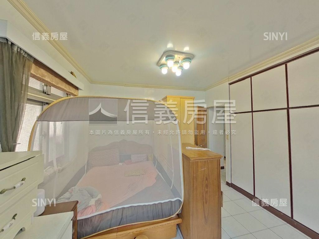 西雲皇家低公設大四房房屋室內格局與周邊環境