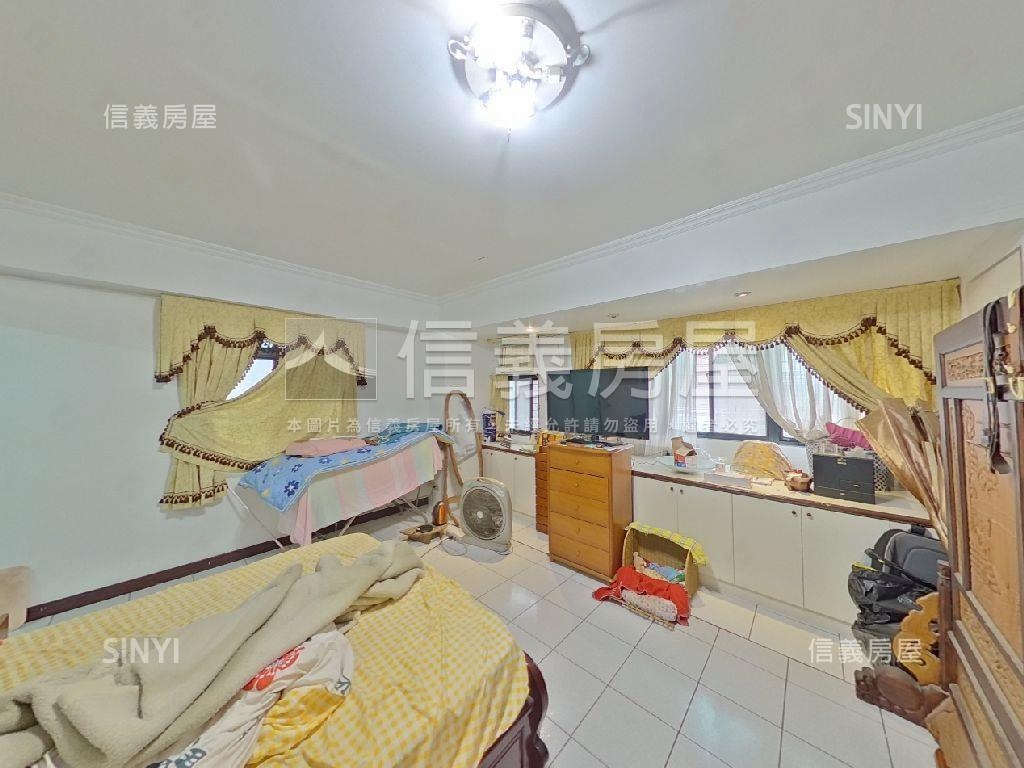 西雲皇家低公設大四房房屋室內格局與周邊環境