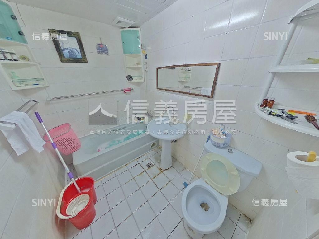 西雲皇家低公設大四房房屋室內格局與周邊環境
