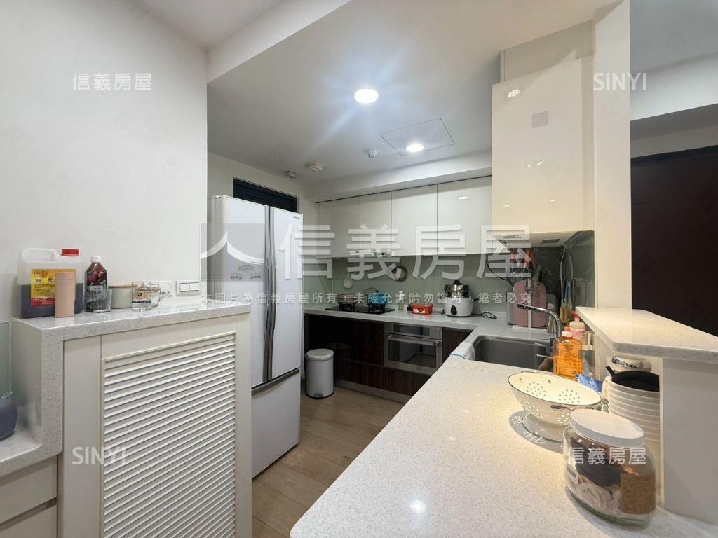 國圖一號溫馨美屋附平車房屋室內格局與周邊環境