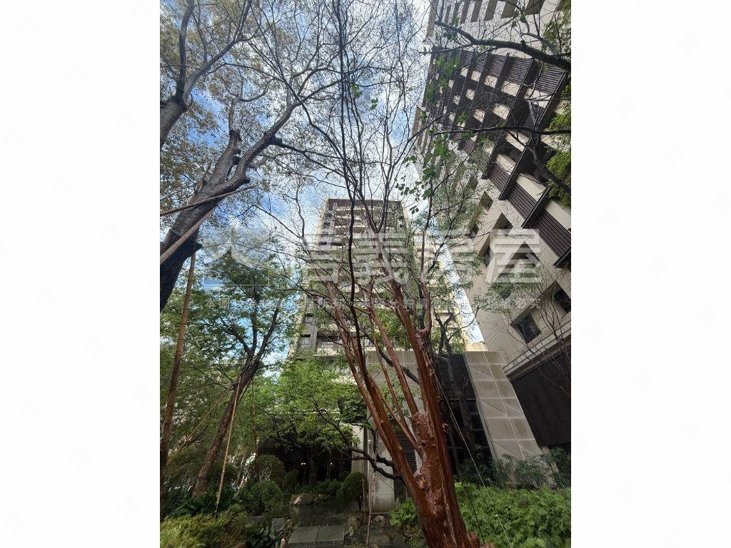 國圖一號溫馨美屋附平車房屋室內格局與周邊環境