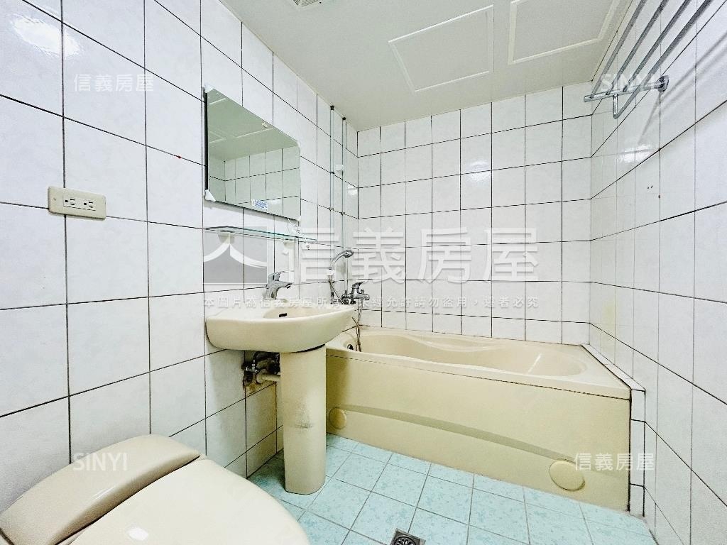 民族世福美廈三房車位房屋室內格局與周邊環境