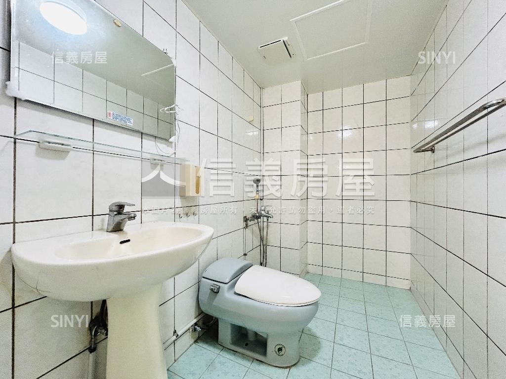 民族世福美廈三房車位房屋室內格局與周邊環境