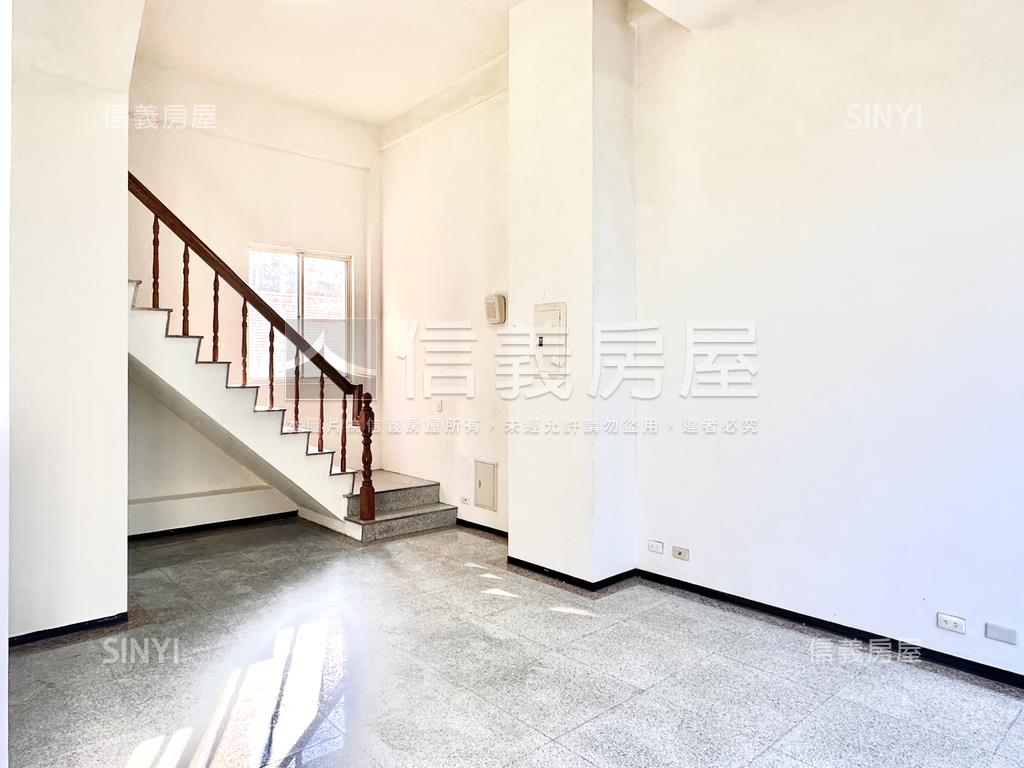 鳥松首購✨挑高黃金店住房屋室內格局與周邊環境