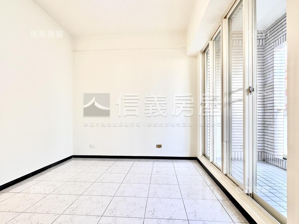 鳥松首購✨挑高黃金店住房屋室內格局與周邊環境