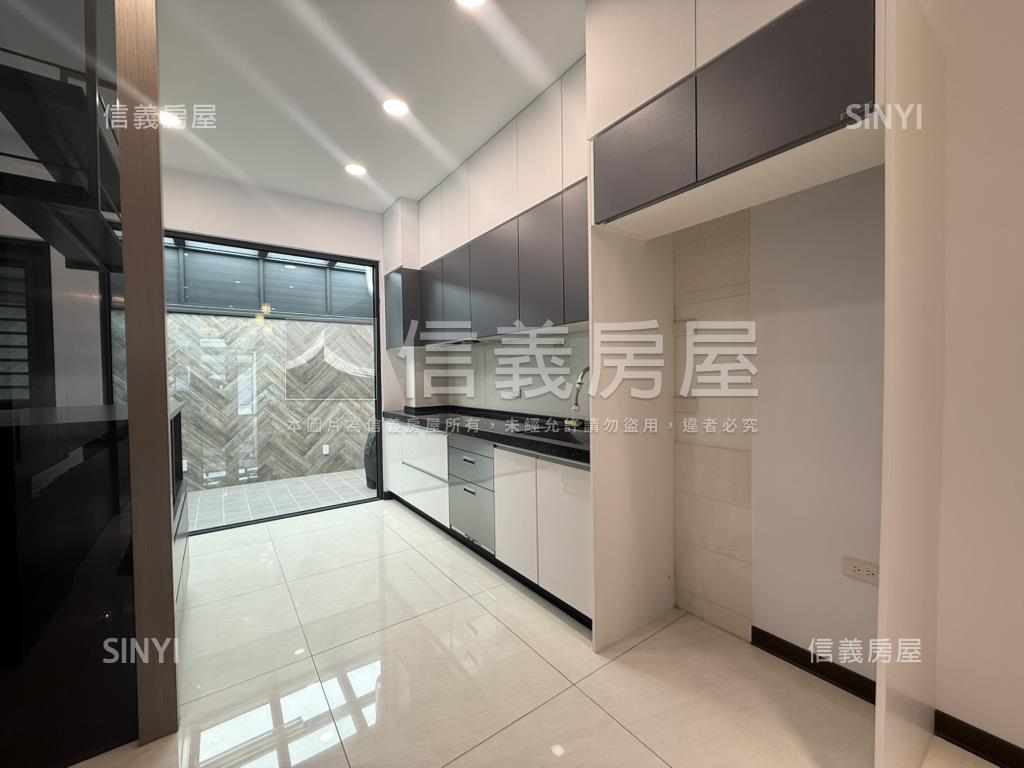 永康有名堂朝南雙車美墅房屋室內格局與周邊環境