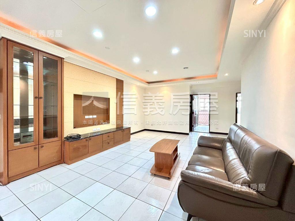 中正公園旁大３房平面車位房屋室內格局與周邊環境