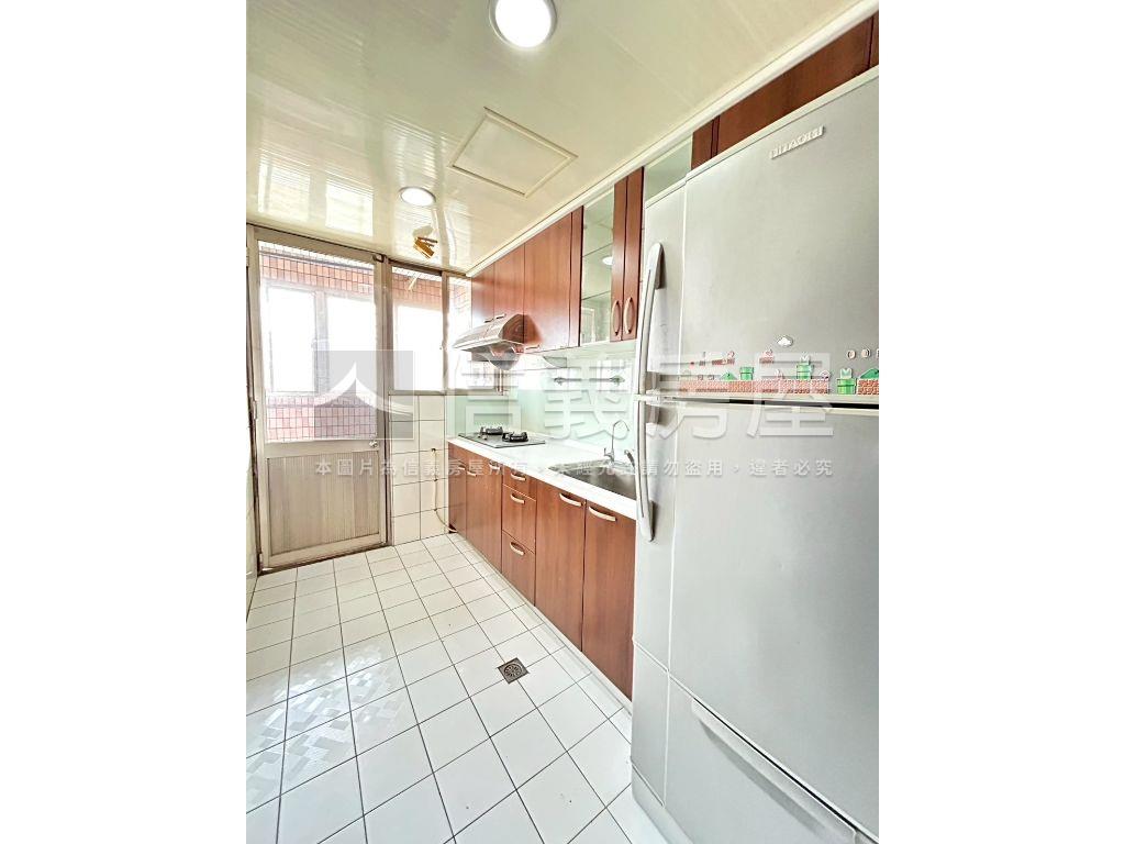 中正公園旁大３房平面車位房屋室內格局與周邊環境