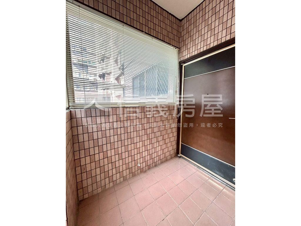 中正公園旁大３房平面車位房屋室內格局與周邊環境