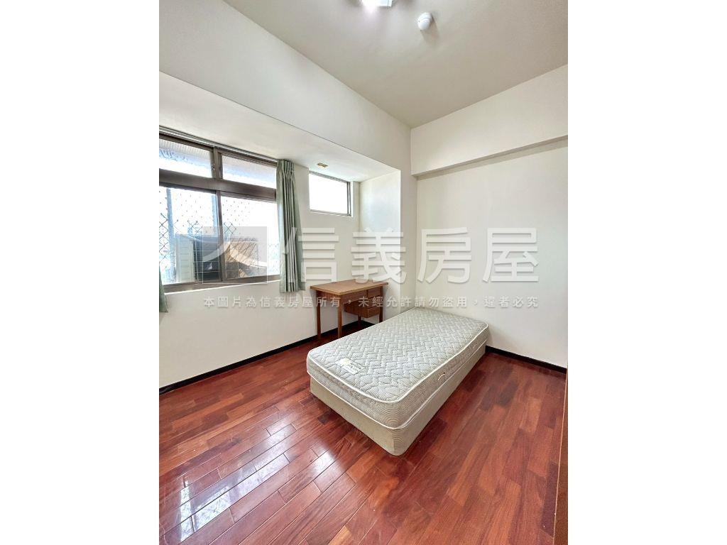 中正公園旁大３房平面車位房屋室內格局與周邊環境