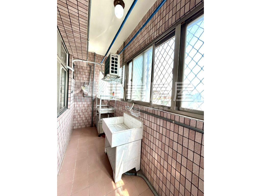 中正公園旁大３房平面車位房屋室內格局與周邊環境