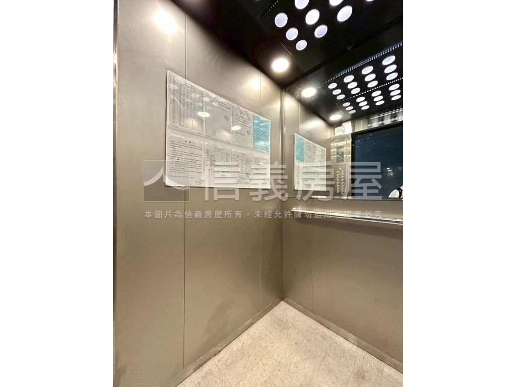 中正公園旁大３房平面車位房屋室內格局與周邊環境