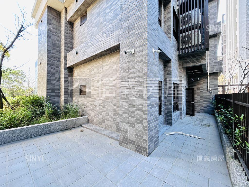 挑高美邸●菁美學４房車位房屋室內格局與周邊環境