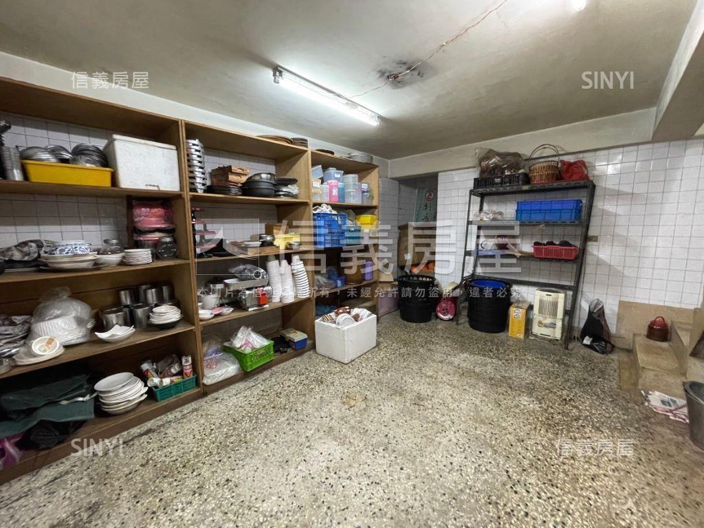 健康路三角窗旁朝南金店住房屋室內格局與周邊環境