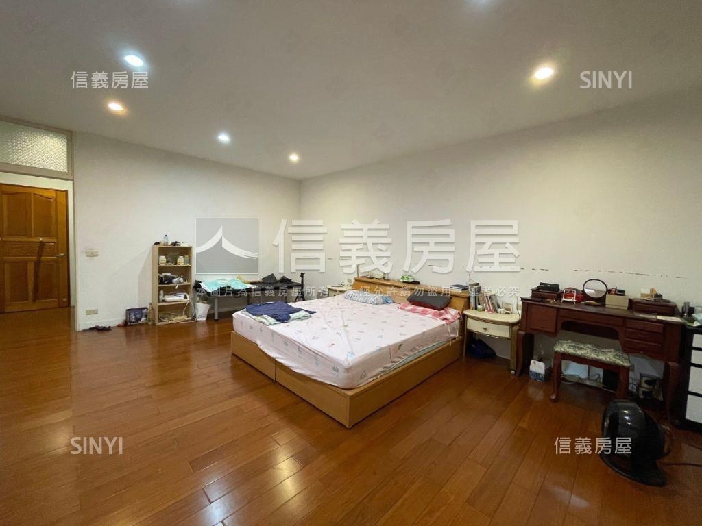 健康路三角窗旁朝南金店住房屋室內格局與周邊環境