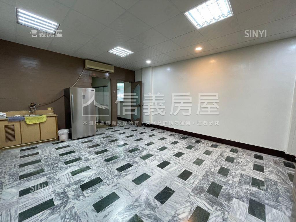 健康路三角窗旁朝南金店住房屋室內格局與周邊環境