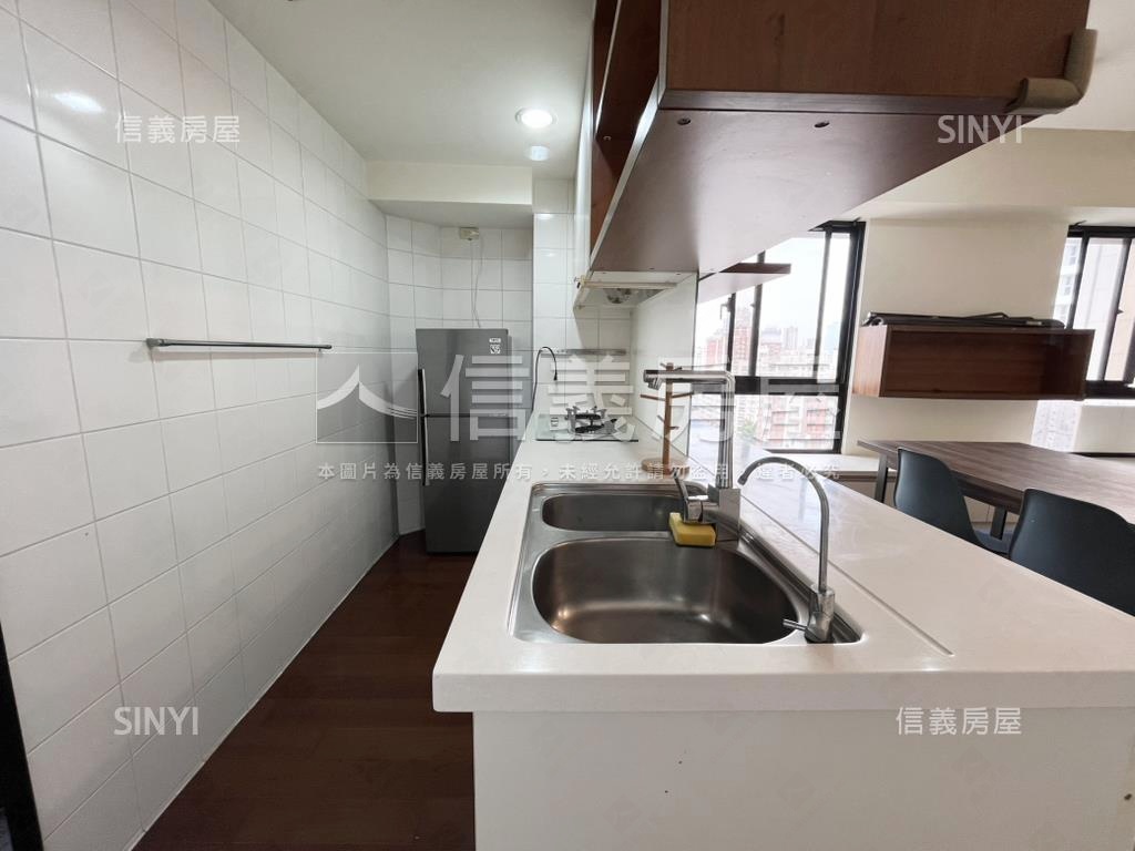 勝美術高樓邊間三房平車房屋室內格局與周邊環境