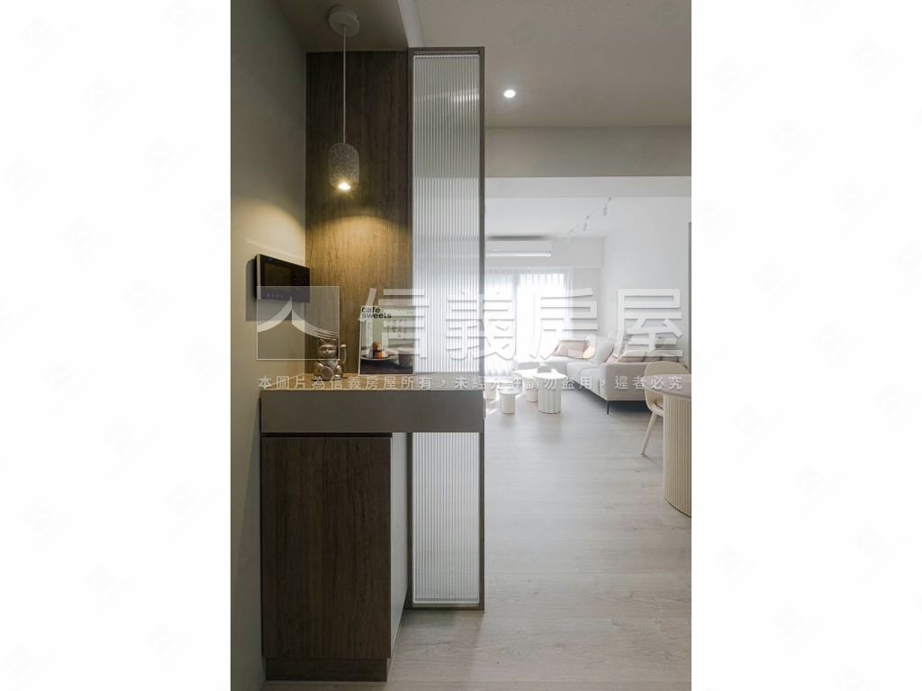 仁發香榭裝潢兩房車位房屋室內格局與周邊環境