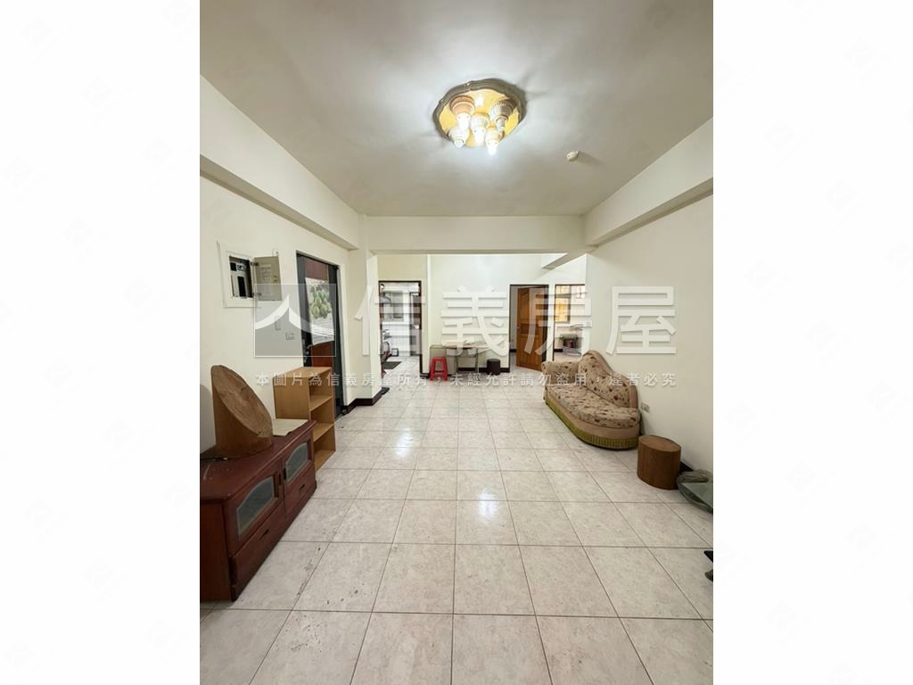 美麗方正三房房屋室內格局與周邊環境