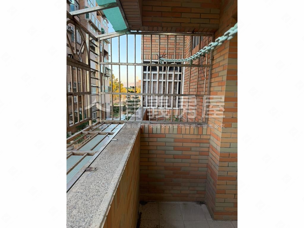 美麗方正三房房屋室內格局與周邊環境