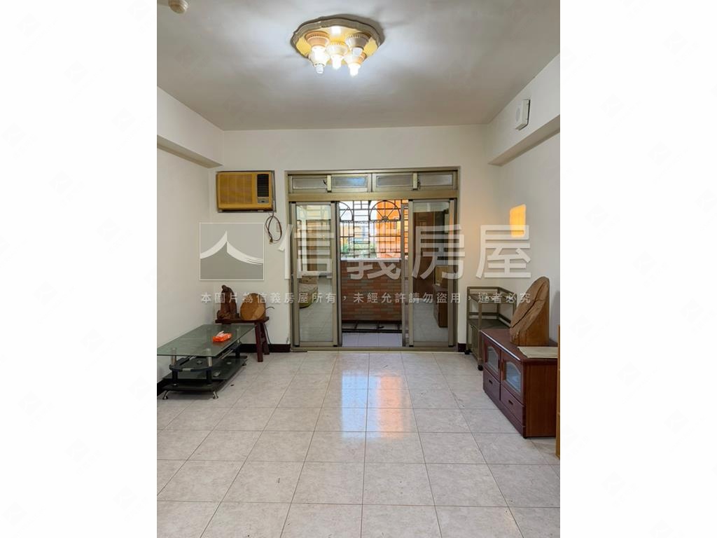 美麗方正三房房屋室內格局與周邊環境