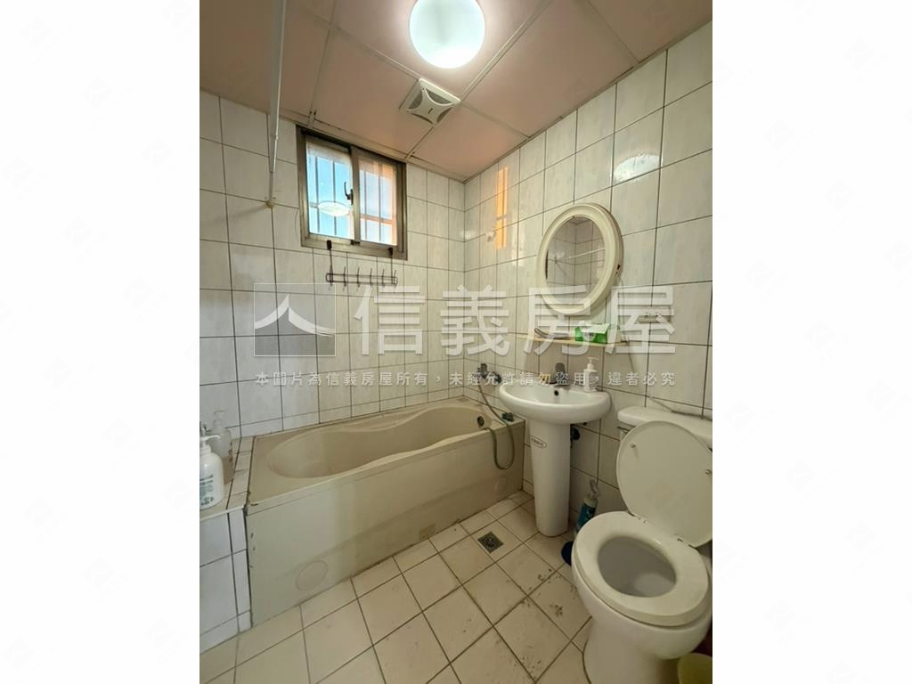 美麗方正三房房屋室內格局與周邊環境